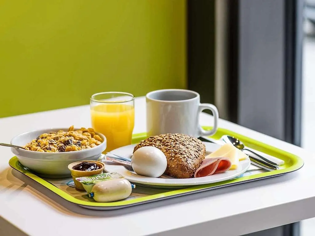 Ibis Budget Orly Tram 7 Hotel 2*
